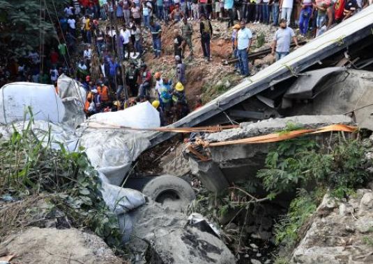Accidente en Haina: Patana choca con autobús de pasajeros