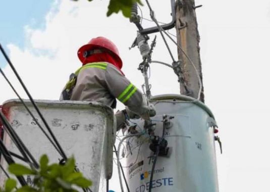 Gobierno declara emergencia nacional para compras y contrataciones del sector eléctrico