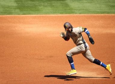 La defensa premium y la velocidad mantienen a Tatis Jr. en la élite