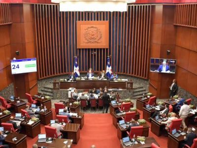 Reglamento otorga 15 días para enviar ley al Ejecutivo; Senado tiene 41 con Residuos Sólidos