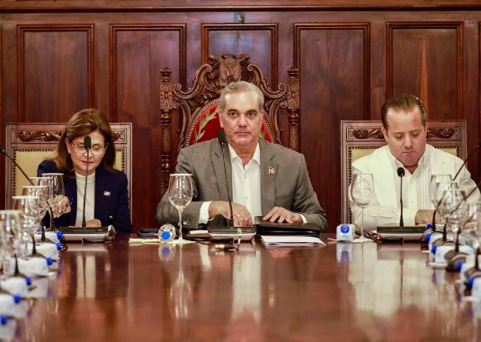 Gobierno celebra Consejo de Ministros: conocen sanciones y tipos penales en la administración pública del nuevo Código Penal Dominicano y en Ley de Contrataciones Públicas