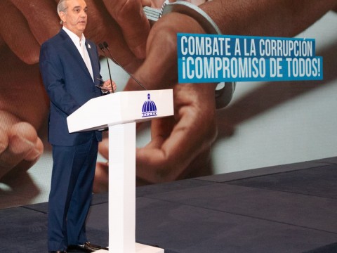 Presidente Abinader advierte sobre sanciones drásticas en términos de justicia para quienes sustraigan fondos públicos, especialmente de salud