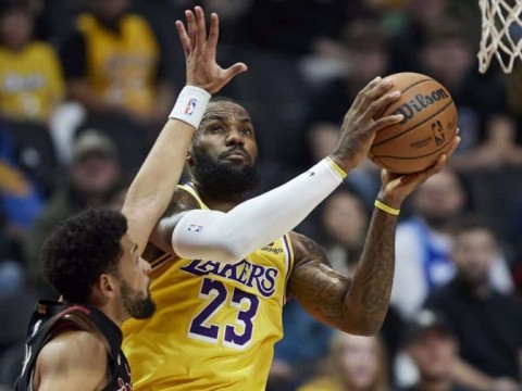 James se destaca con 35 puntos; Lakers vencen a Blazers y lideran grupo en el In-Season
