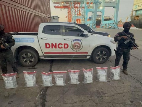 Las autoridades decomisan 37 paquetes de coca&iacute;na dentro de un buque en el Puerto de Haina