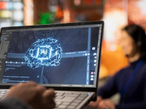 Más del 85 % de las empresas en Latinoamérica usan inteligencia artificial, según experto