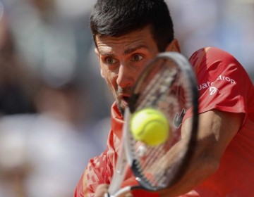 Djokovic se impone a Kovacevic, debutante al que inspiró para ser tenista