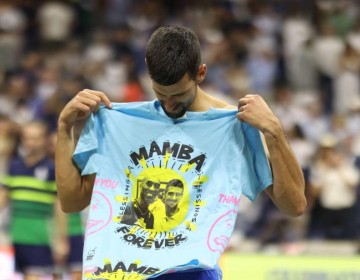 Novak Djokovic le rinde homenaje a Kobe Bryant tras ganar su 'grand slam' número 24