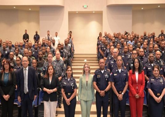  Policía Nacional suma agentes a consulta para prevenir la violencia contra las mujeres