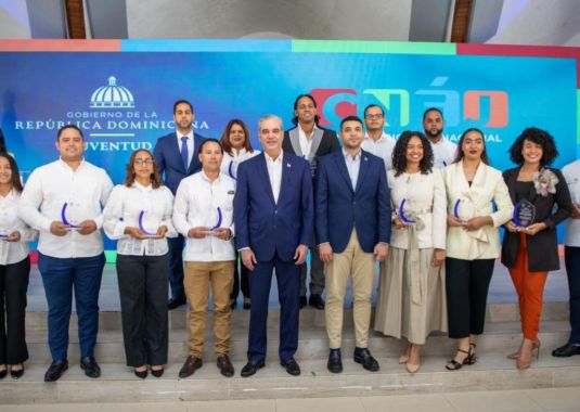  Presidente Abinader llama a los jóvenes a ser guardianes de la ética