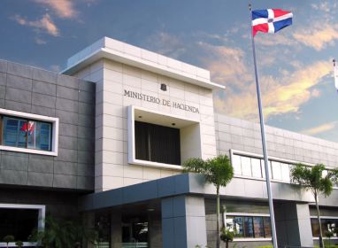 Calificadoras de riesgo y banca internacional coinciden en destacar la fortaleza de la economía dominicana