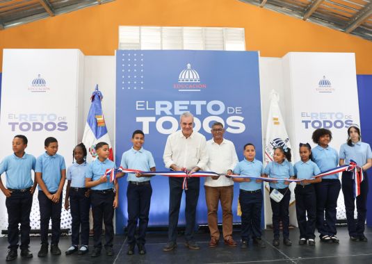 Presidente Luis Abinader entrega nuevas escuelas y un liceo en Puerto Plata en beneficio de más de 3,200 estudiantes