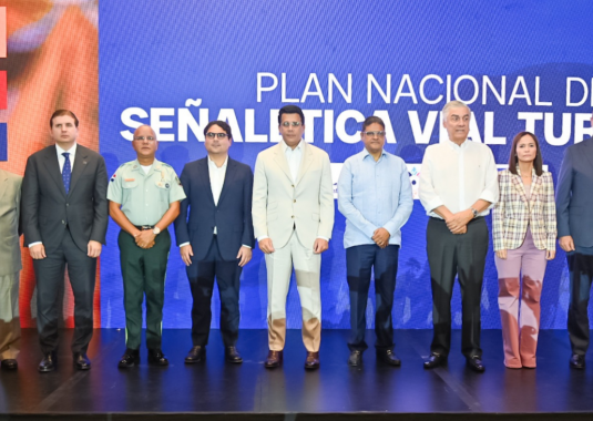 Turismo y RD Vial lanzan plan nacional de señalética turística
