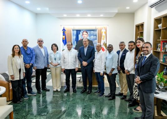  Alcaldía de Santiago y Ministerio de la Presidencia avanzan en actualización del Plan de Ordenamiento Territorial