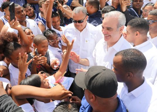  Presidente Luis Abinader inaugurará una estancia infantil en el Distrito Nacional y dos carreteras en El Seibo