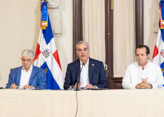  Presidente Luis Abinader anuncia que el Gobierno ha contratado en obras más de RD 31,000 millones, de los fondos de la renegociación del contrato de Aerodom