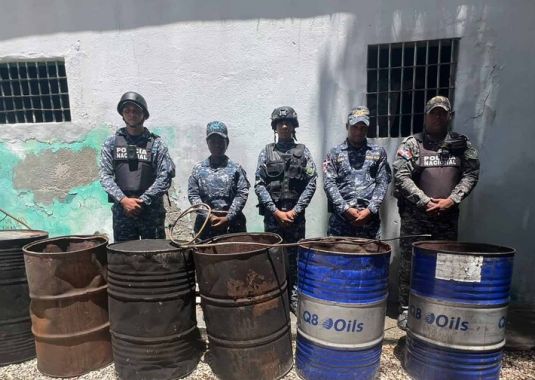 La Policía desmantela fábrica clandestina de clerén en zona boscosa de Cabral
