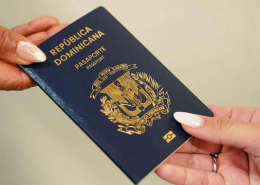 El pasaporte electrónico elimina el registro previo para pase automático por Migración