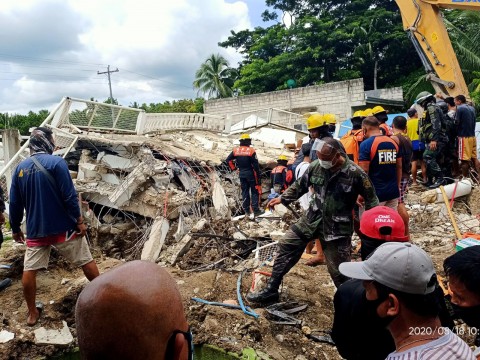 Terremoto de 6.9 sacude fuertemente Indonesia  