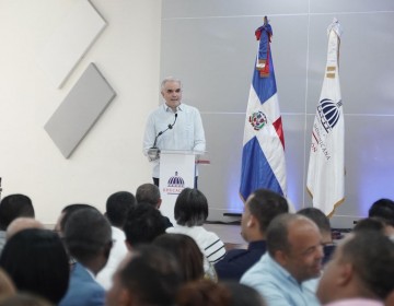 Ministerio de Educaci&oacute;n realiza jornada institucional enfocada en la nueva Ley de Compras y Contrataciones P&uacute;blicas y el C&oacute;digo Penal