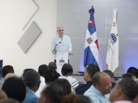 Ministerio de Educaci&oacute;n realiza jornada institucional enfocada en la nueva Ley de Compras y Contrataciones P&uacute;blicas y el C&oacute;digo Penal