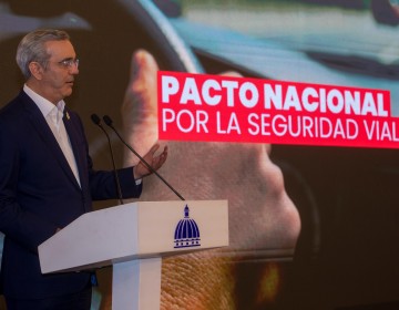 Presidente Abinader presenta Pacto Nacional por la Seguridad Vial para involucrar a los sectores representativos de la sociedad con el fin de resolver los problemas del tr&aacute;nsito
