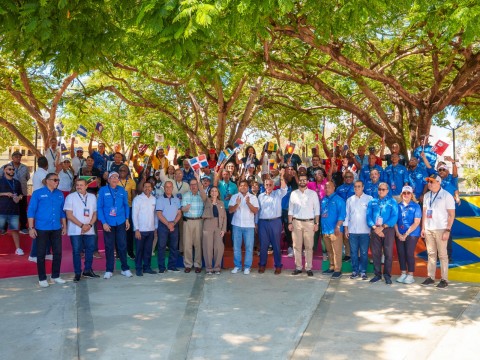 Carolina recibe a jefes de las delegaciones de los Juegos Centroamericanos y del Caribe en el parque Ta&iacute;no