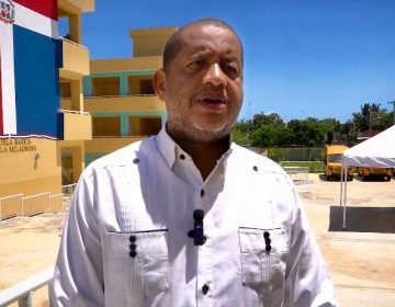 Comunitarios celebran con j&uacute;bilo nueva escuela que transforma la vida de Cancela-La Ure&ntilde;a, en Santo Domingo Este