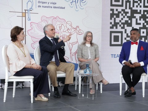 Luis Miguel De Camps anuncia hist&oacute;rica muestra nacional de la Modalidad en Artes en el Teatro Nacional con m&aacute;s de dos mil estudiantes de todo el pa&iacute;s