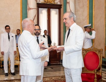 Presidente Abinader recibe cartas credenciales de seis nuevos embajadores acreditados ante el Gobierno dominicano