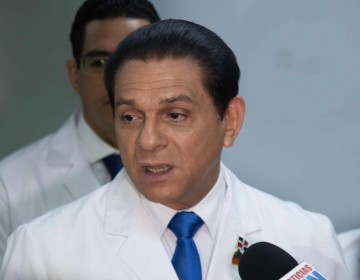 Ministro de Salud dice el agua es vital para prevenir enfermedades gastrointestinales