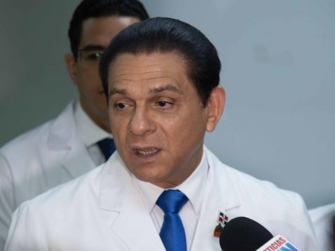 Ministro de Salud dice el agua es vital para prevenir enfermedades gastrointestinales