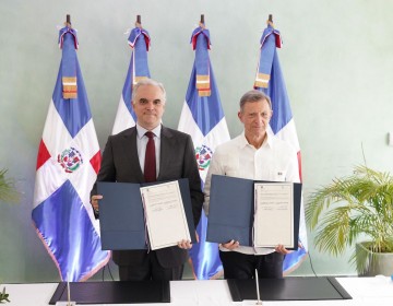 Ministerios de Educaci&oacute;n y de Relaciones Exteriores firman acuerdo para facilitar Pruebas Nacionales a j&oacute;venes que terminaron su bachillerato y residen en el extranjero