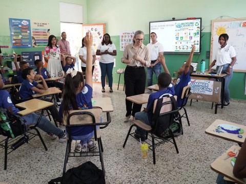 Ministerio de Educaci&oacute;n fortalece el aprendizaje del ingl&eacute;s con primer campamento de verano inmersivo para estudiantes de Primaria