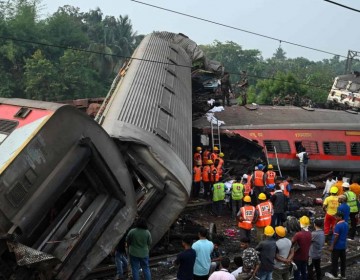 El rey Carlos III expresa su conmoci&oacute;n y tristeza por el accidente de tren en la India