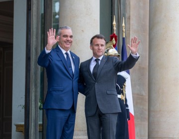 Presidente Abinader se re&uacute;ne con su hom&oacute;logo Emmanuel Macron quien ratifica apoyo al sistema integrado de transporte en RD