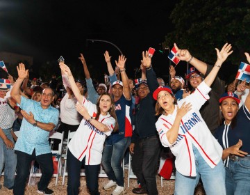 Alcald&iacute;a del DN proyecta ante miles de fan&aacute;ticos triunfo de RD en el malec&oacute;n