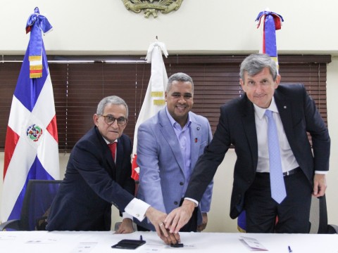 INPOSDOM y Embajada de Rusia ponen en circulaci&oacute;n emisi&oacute;n postal conjunta en conmemoraci&oacute;n de los 80 a&ntilde;os de relaciones diplom&aacute;ticas entre ambos pa&iacute;ses