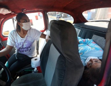 Centro de Salud mexicanos est&aacute;n abarrotados de pacientes y miles en espera de camas  por  pandemia del COVID-19