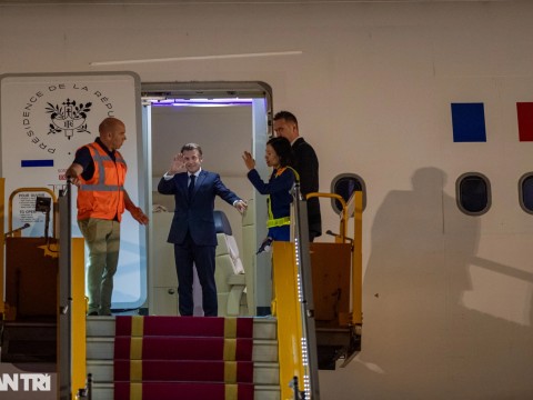 Tensi&oacute;n en la pareja presidencial francesa: Brigitte abofetea a Macron tras aterrizar en Vietnam