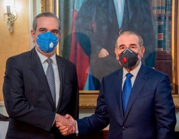 Luis Abinader y Danilo Medina se re&uacute;nen hoy