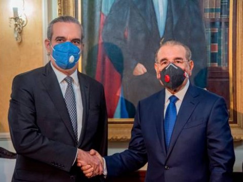 Luis Abinader y Danilo Medina se re&uacute;nen hoy