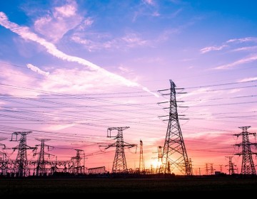 Distribuidoras de electricidad desmienten que cobren montos dobles en facturas