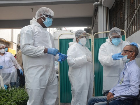 Casos de COVID-19 y ocupaci&oacute;n hospitalaria siguen descendiendo en RD