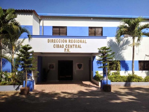 Se entrega joven implicado en muerte a tiros de una mujer