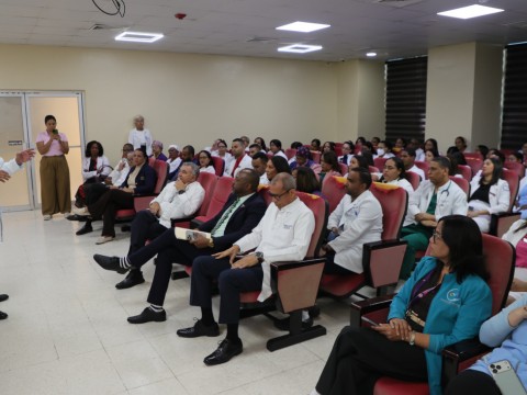 Director SNS inicia recorrido por maternidades del pa&iacute;s; establece tolerancia cero a la mortalidad materno-infantil evitable