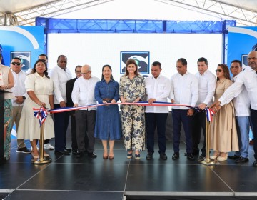  Vicepresidenta Raquel Pe&ntilde;a y director del SNS entregan obras que fortalecen servicios de salud en Valverde