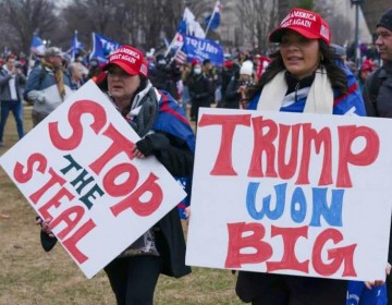 La creencia de fraude electoral en 2020 no abandona a los seguidores de Trump