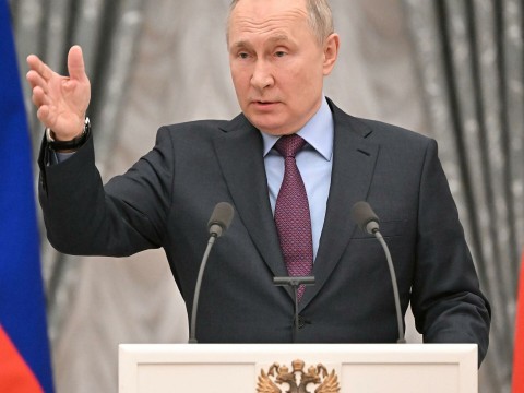 Putin llama a militares ucranianos a tomar el poder