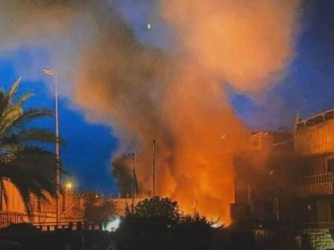 Manifestantes iraqu&iacute;es incendian la embajada sueca en Bagdad