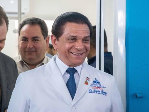Ministro de Salud dice casos de dengue bajar&aacute;n con las temperaturas frescas de fin de a&ntilde;o